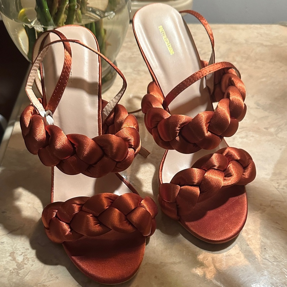 PrettyLittleThing Braided Chunky Satin Rust Heels